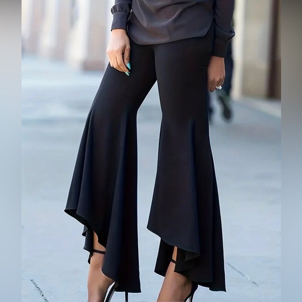 Yoga pants with bell bottoms